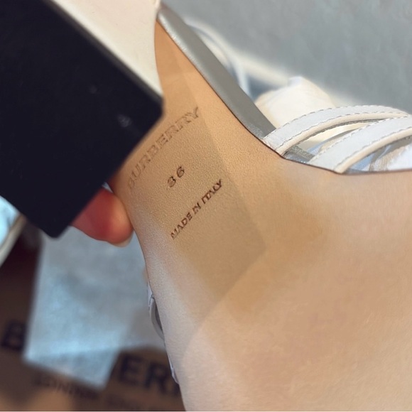 Burberry White Leather Split-Toe Hove Sandals Size 36EUR NWT - Picture 8 of 13